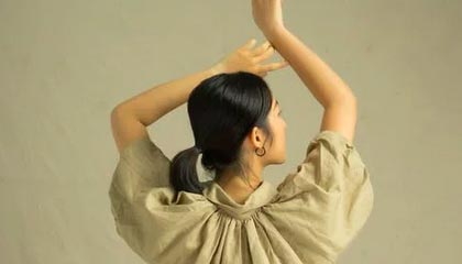 记者：德容和孔德今日被队友夹道欢迎，莱万将随队出战莱万特